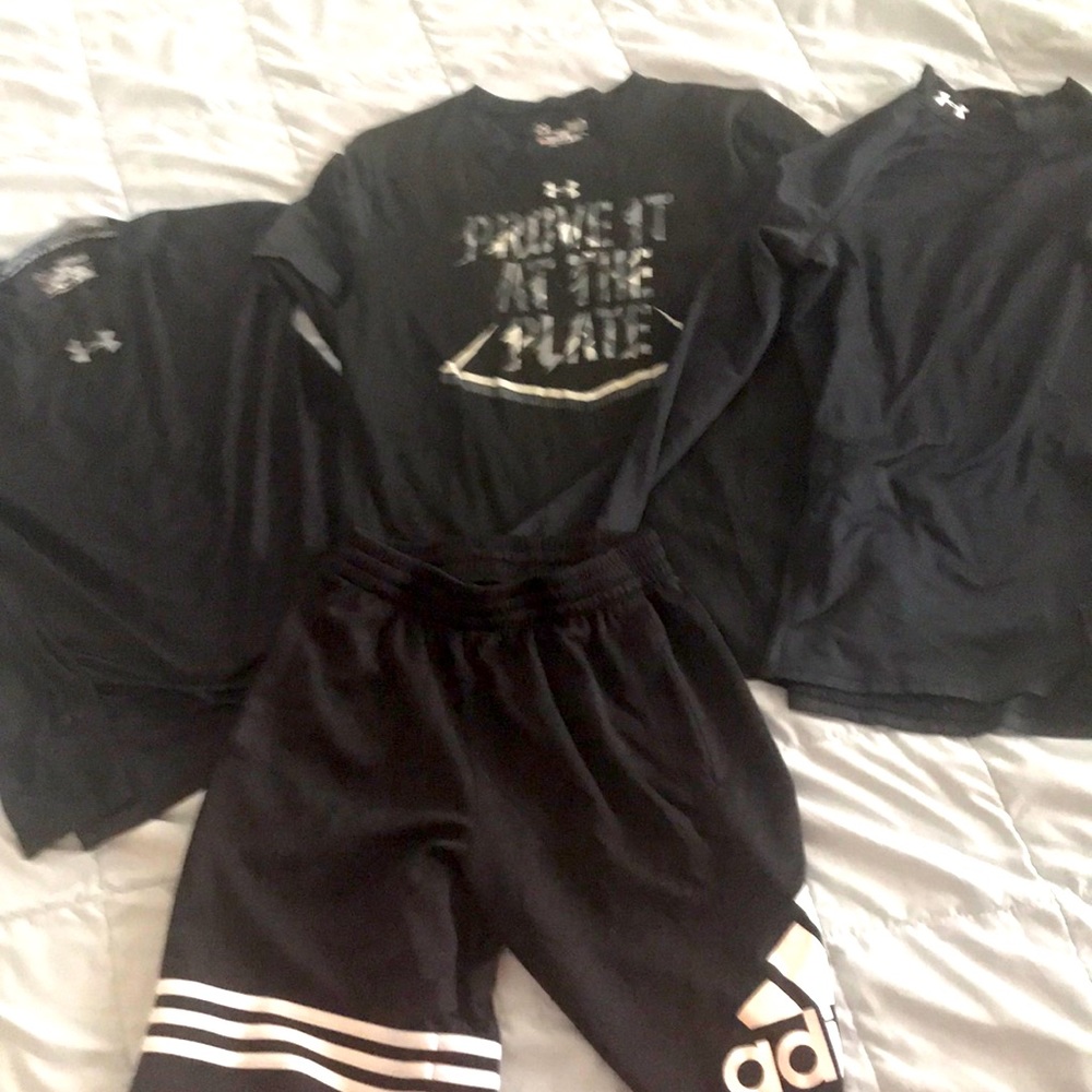 Lot of boys under Armour/adidas, medium and large